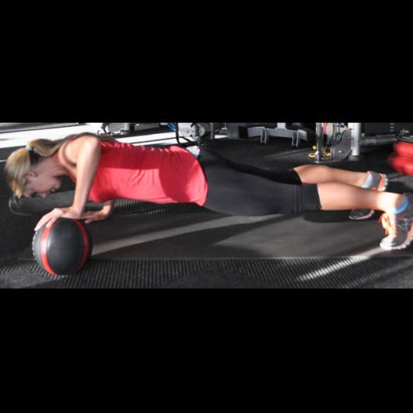 201b1.-medicine-ball-pushup-b-700x700 0
