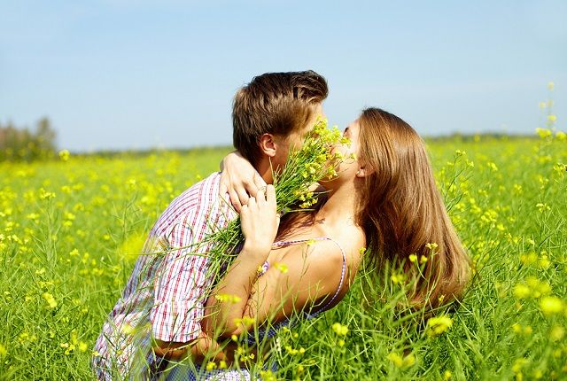 bigstock Portrait of young romantic cou 22941026