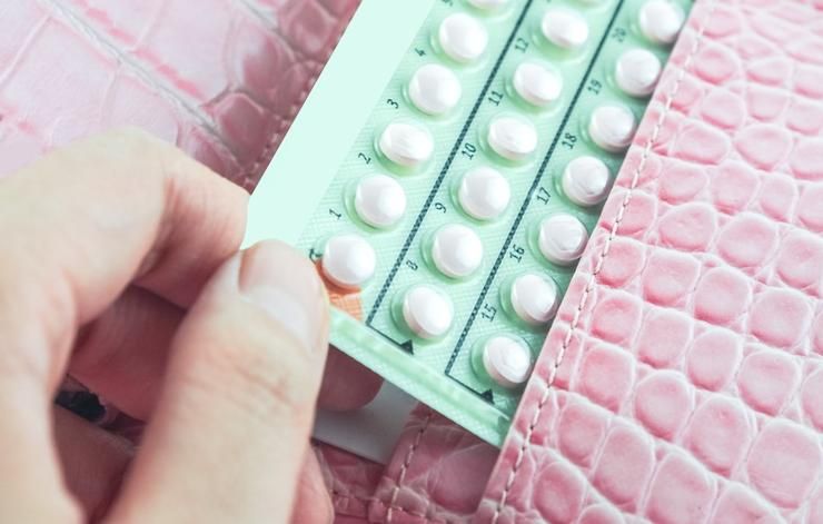 shutterstock 384817945 hormonal birth control farland80