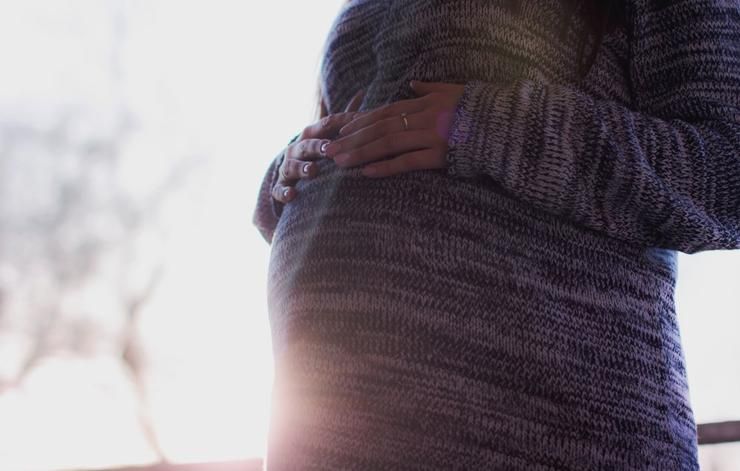 unsplash xtedodxytuq freestocks org pregnant