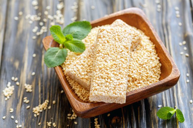 bigstock Bowl Of Sesame And Honey Bars 180740776