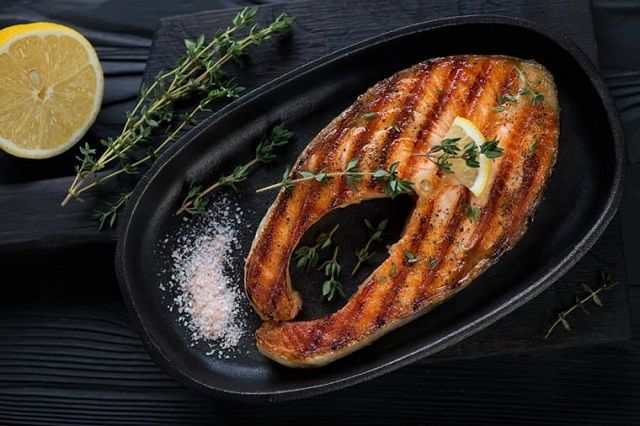 03 Fish Foods that Could Secretly Be Giving You Body Odor 561323797 Nickola Che 760x506