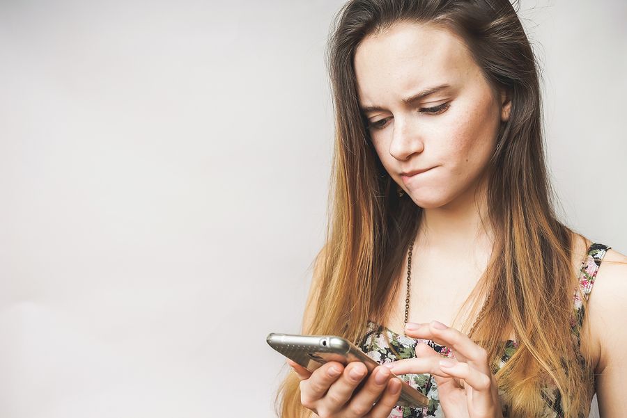 teens smartphone