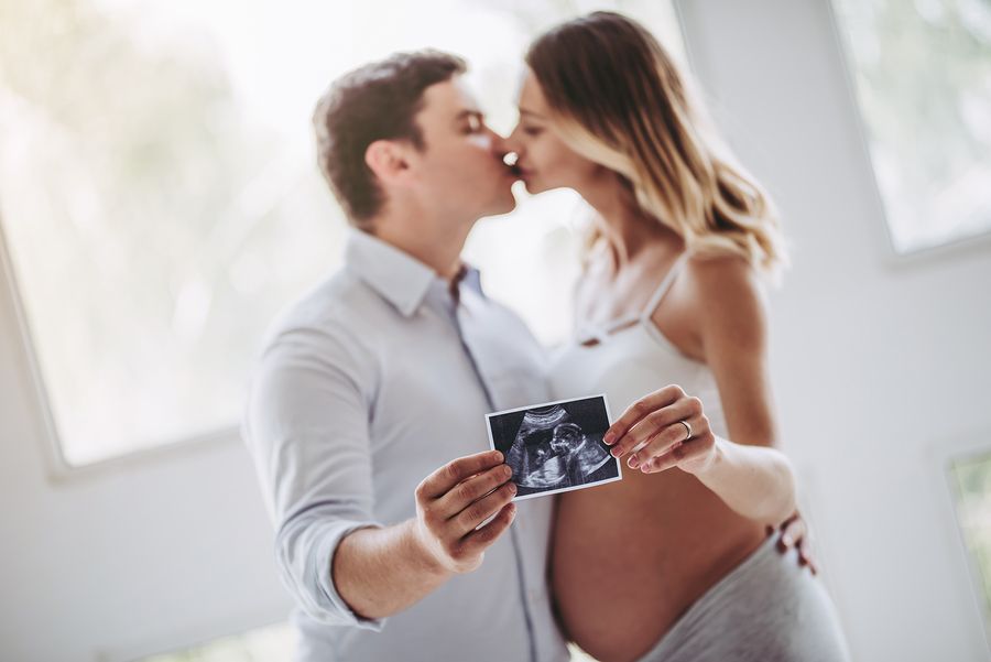 couple pregnancy